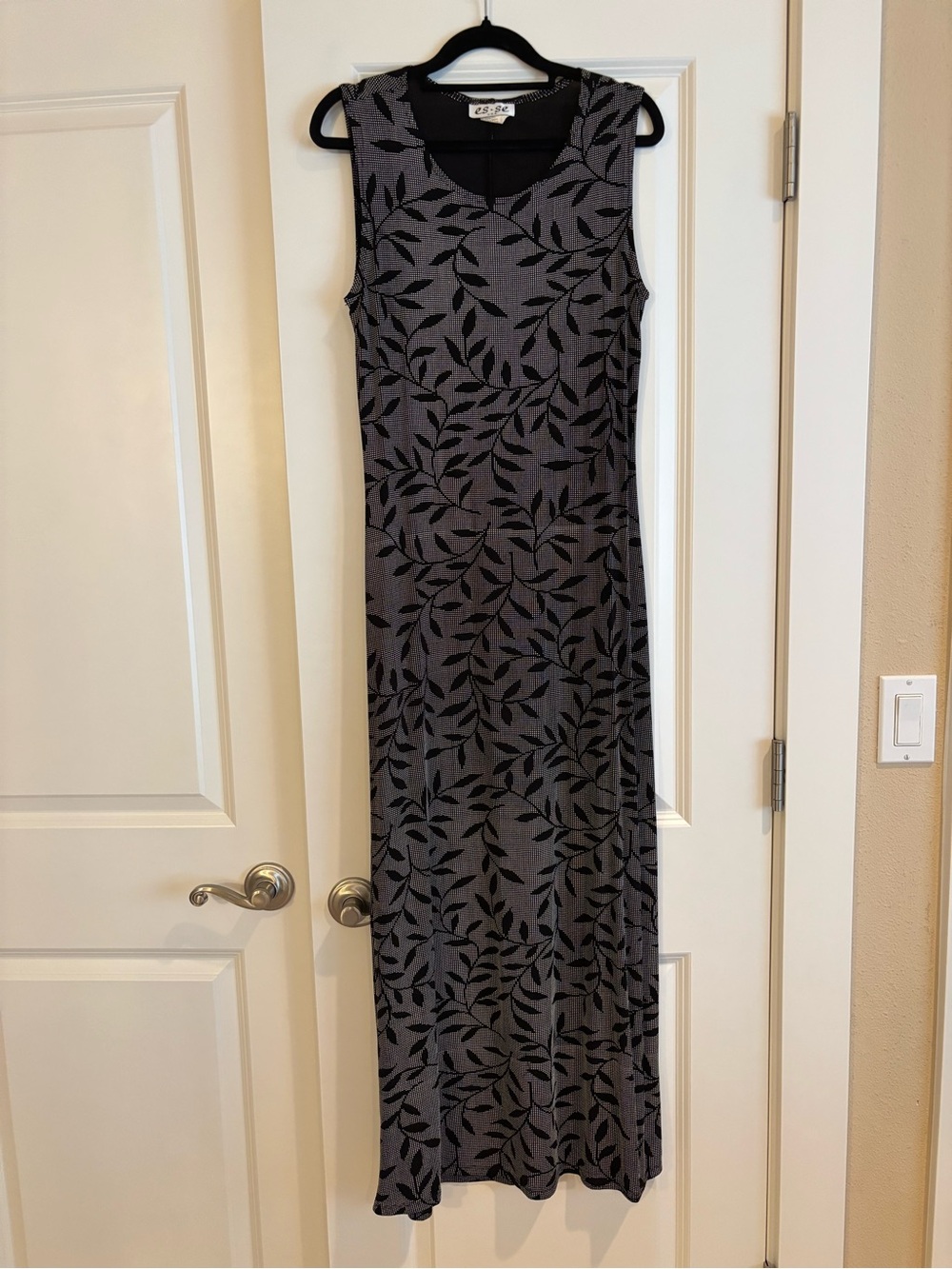 Vintage EUC ESSE Sleeveless Black Leaf-Print Maxi Dress